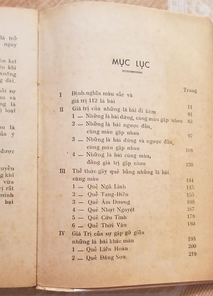 Sách Bí Quyết Bói Bài Tứ Sắc