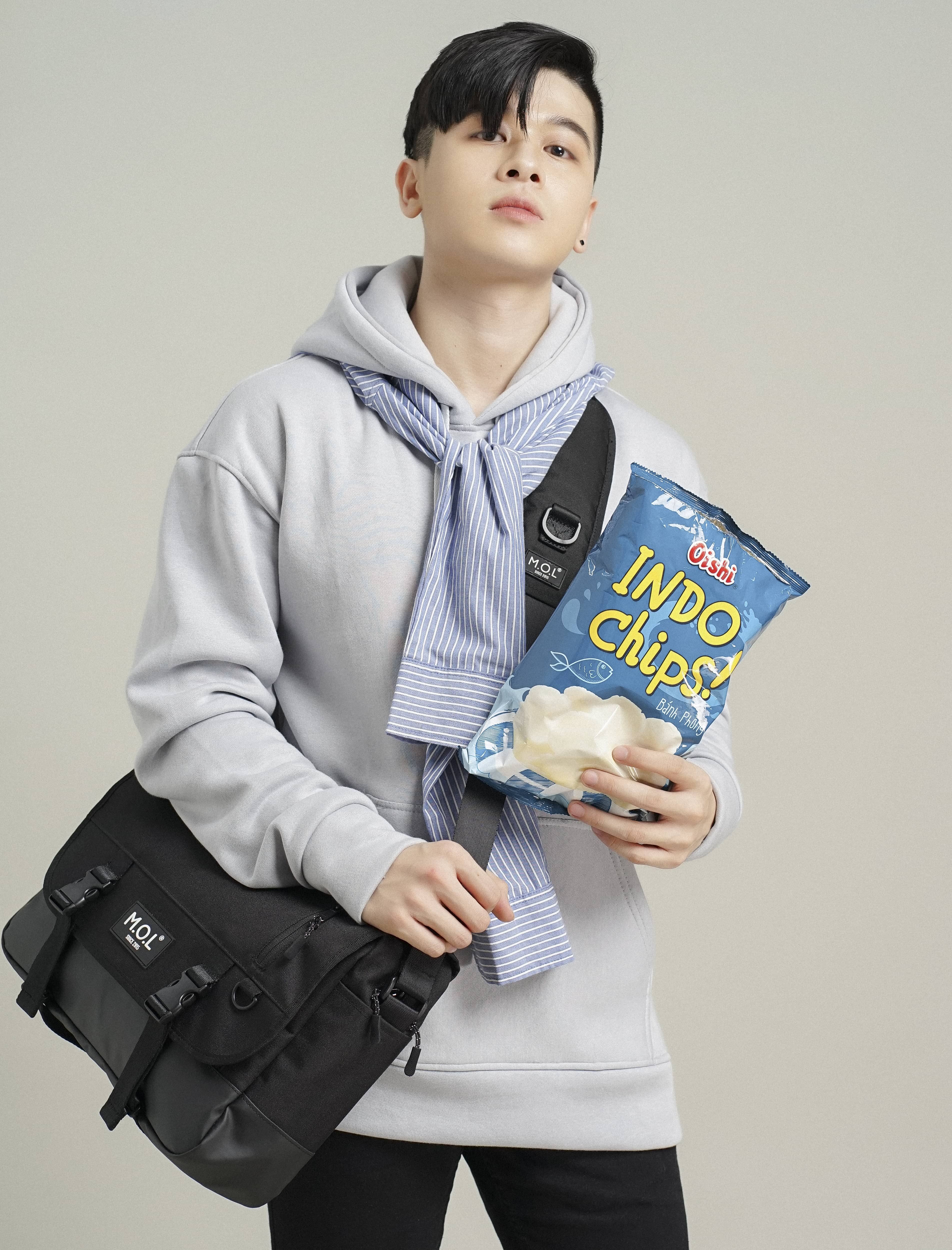 Túi Đeo Chéo: M.O.L Folder Bag