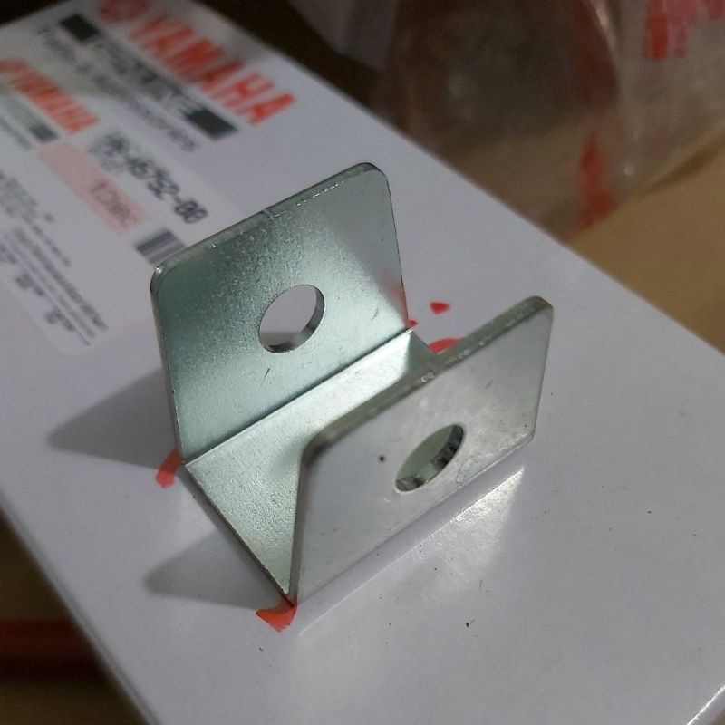 Chữ u gác chân sau exciter 135 jupiter