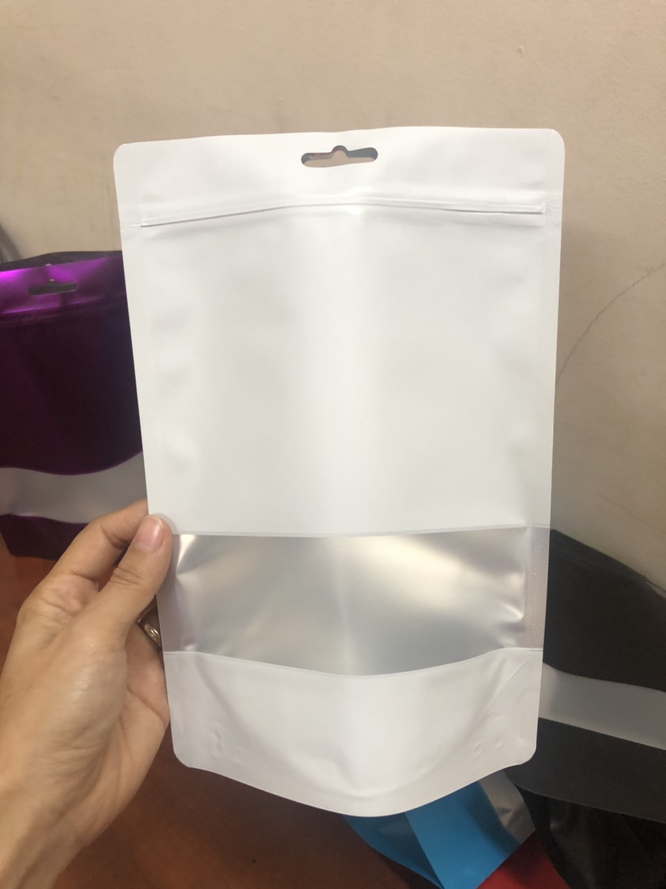 1kg - túi zipper cửa sổ tràn (Nhiều màu)