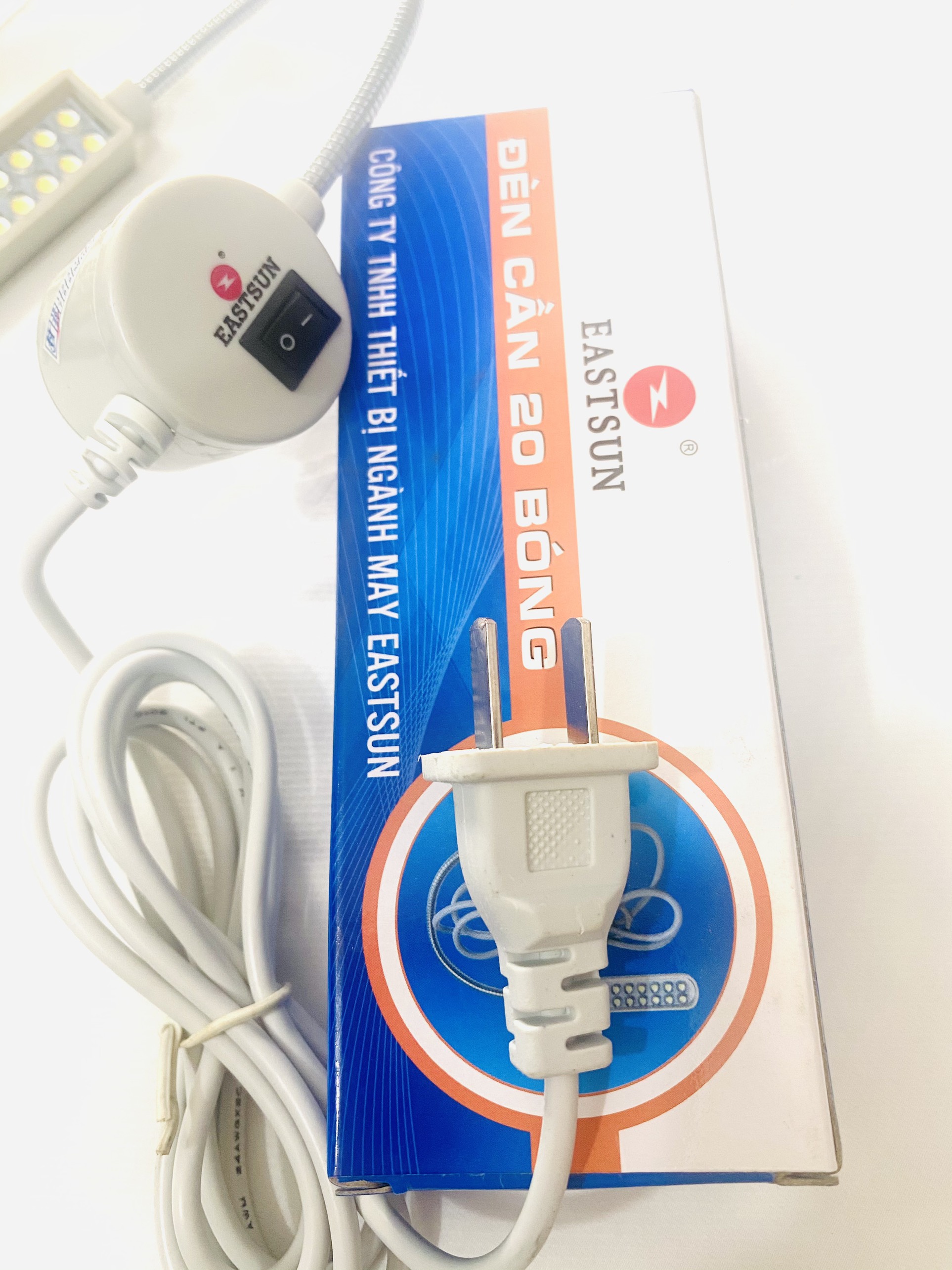 [HCM]Đèn cần máy may EASTSUN 30 bóng LED có nam châm