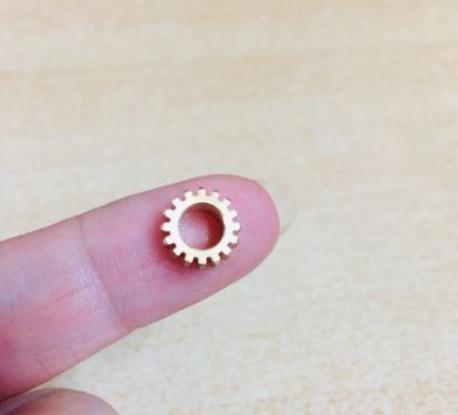 BR4H BÁNH RĂNG ĐỒNG LOẠI 16 RĂNG LỖ TRỤC 5MM