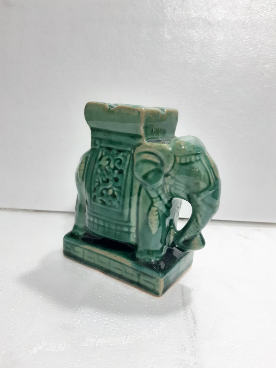 Đôn voi đựng tàn men xanh 15 cm