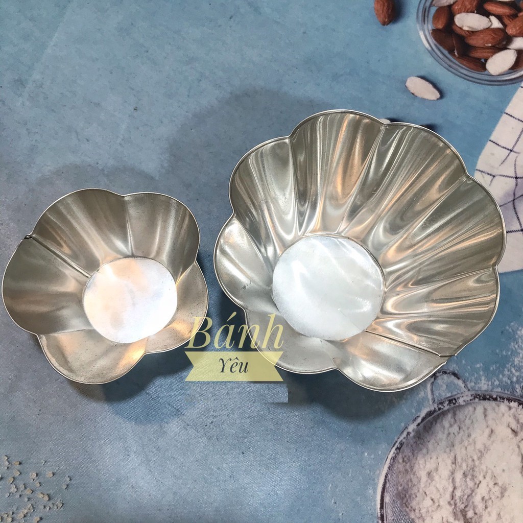Khuôn bánh bông lan hình hoa mai