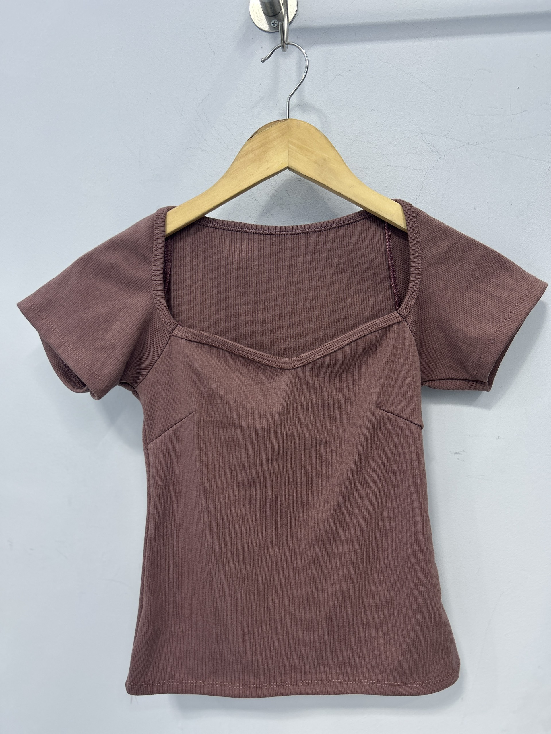 Áo thun cúp ngực cổ vuông chất thun co dãn form ôm body