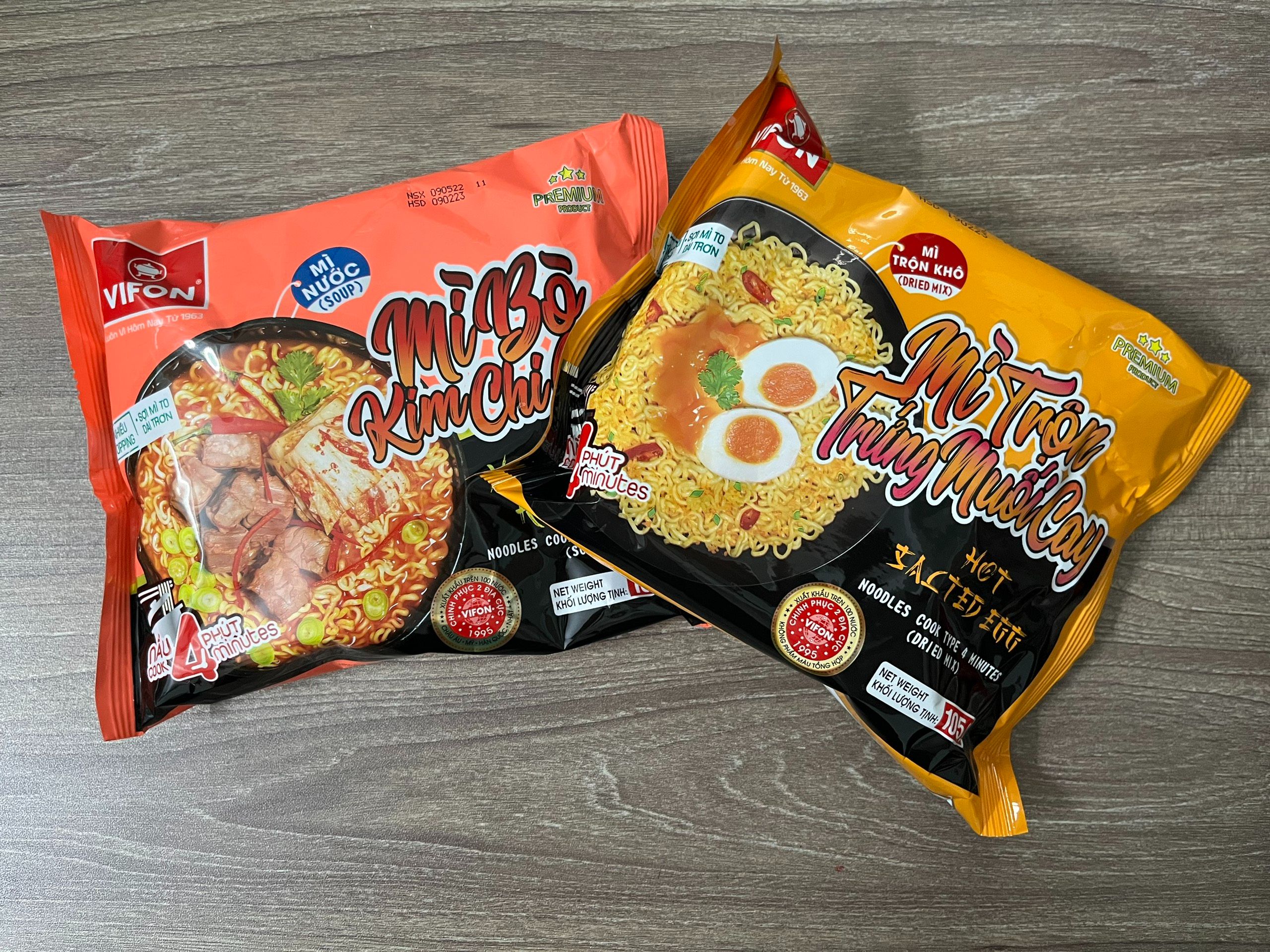 Mì Trộn Trứng Muối Cay Vifon 105g