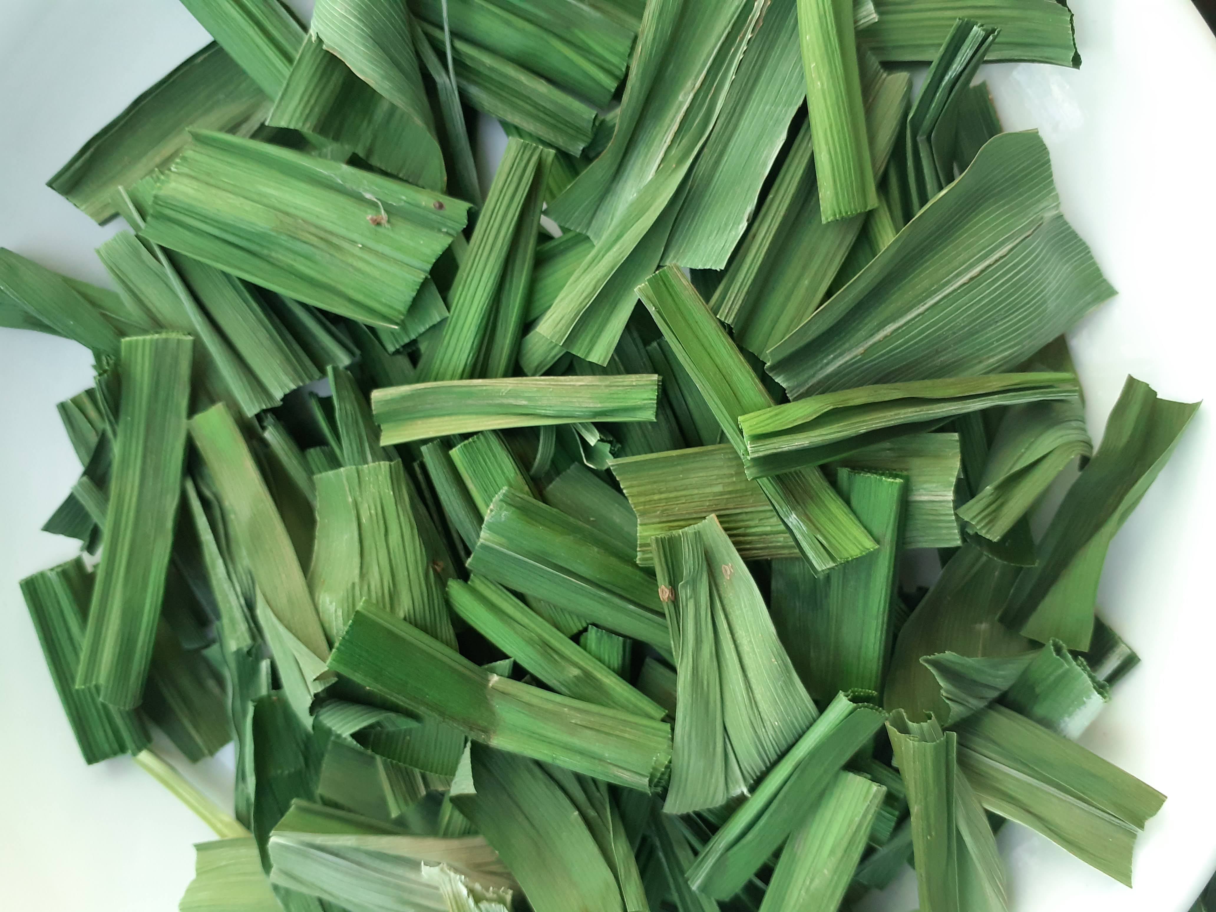 Lá dứa (lá nếp) khô 500gr chất lượng