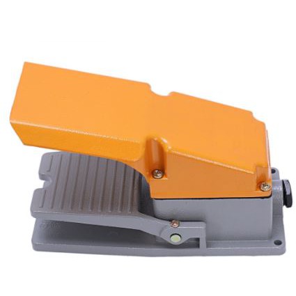 Công tắc bàn đạp chân màu vàng LT4