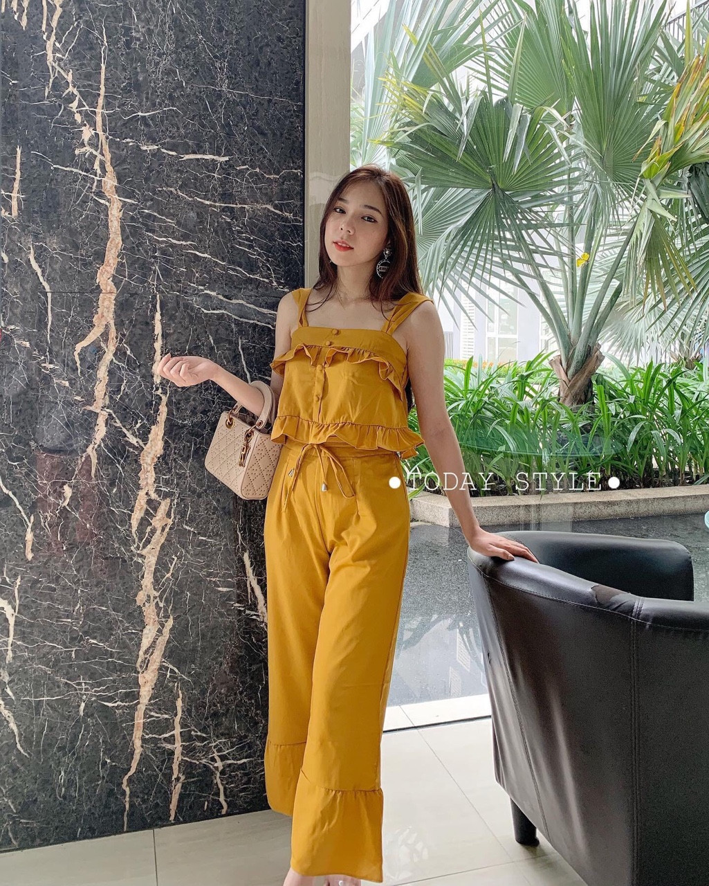 Bộ Jumpsuit 2 Dây nhún Bèo Thời TrangSgr J57