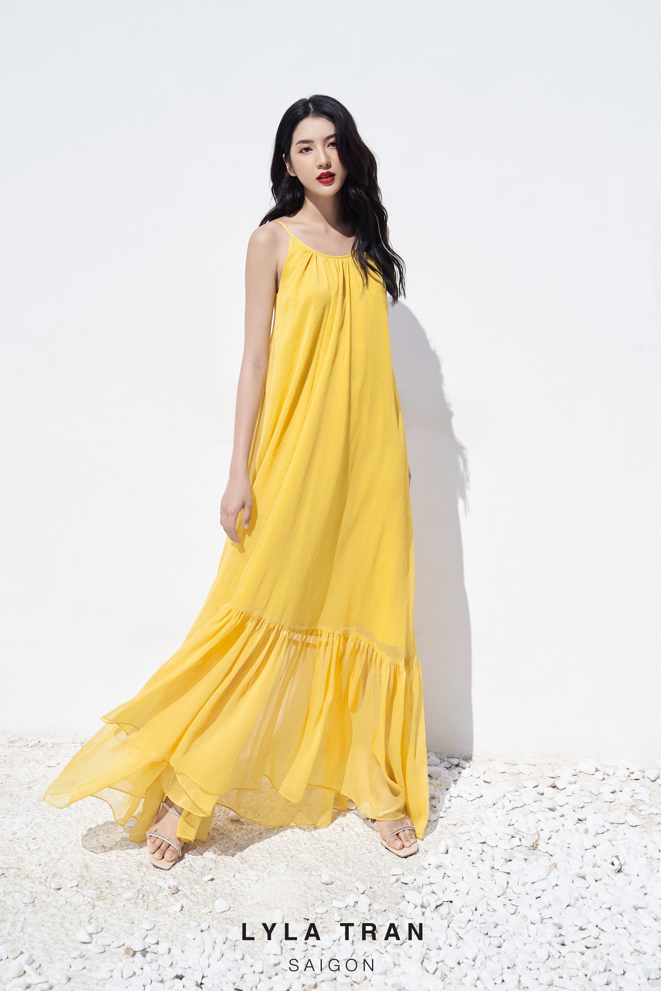 Đầm 2 dây cổ yếm phom maxi hở lưng đi biển siêu xinh(LALA)