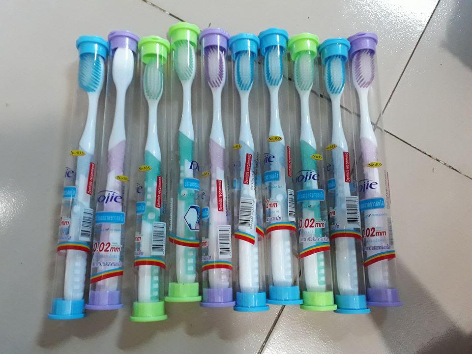 Bàn chải đánh răng thái lan