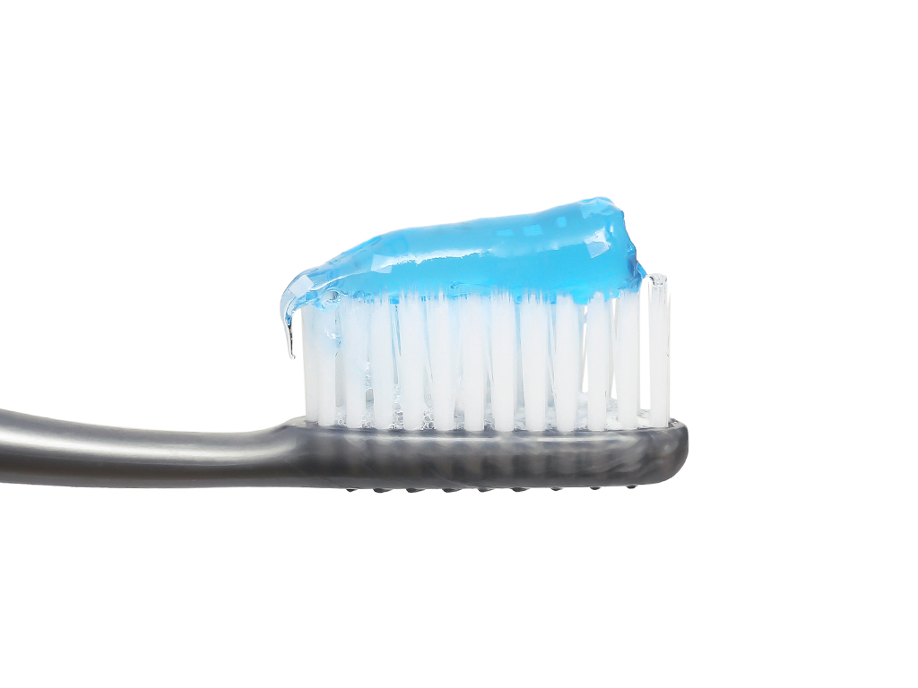 Kem đánh răng Colgate MaxFresh hương bạc hà 180g