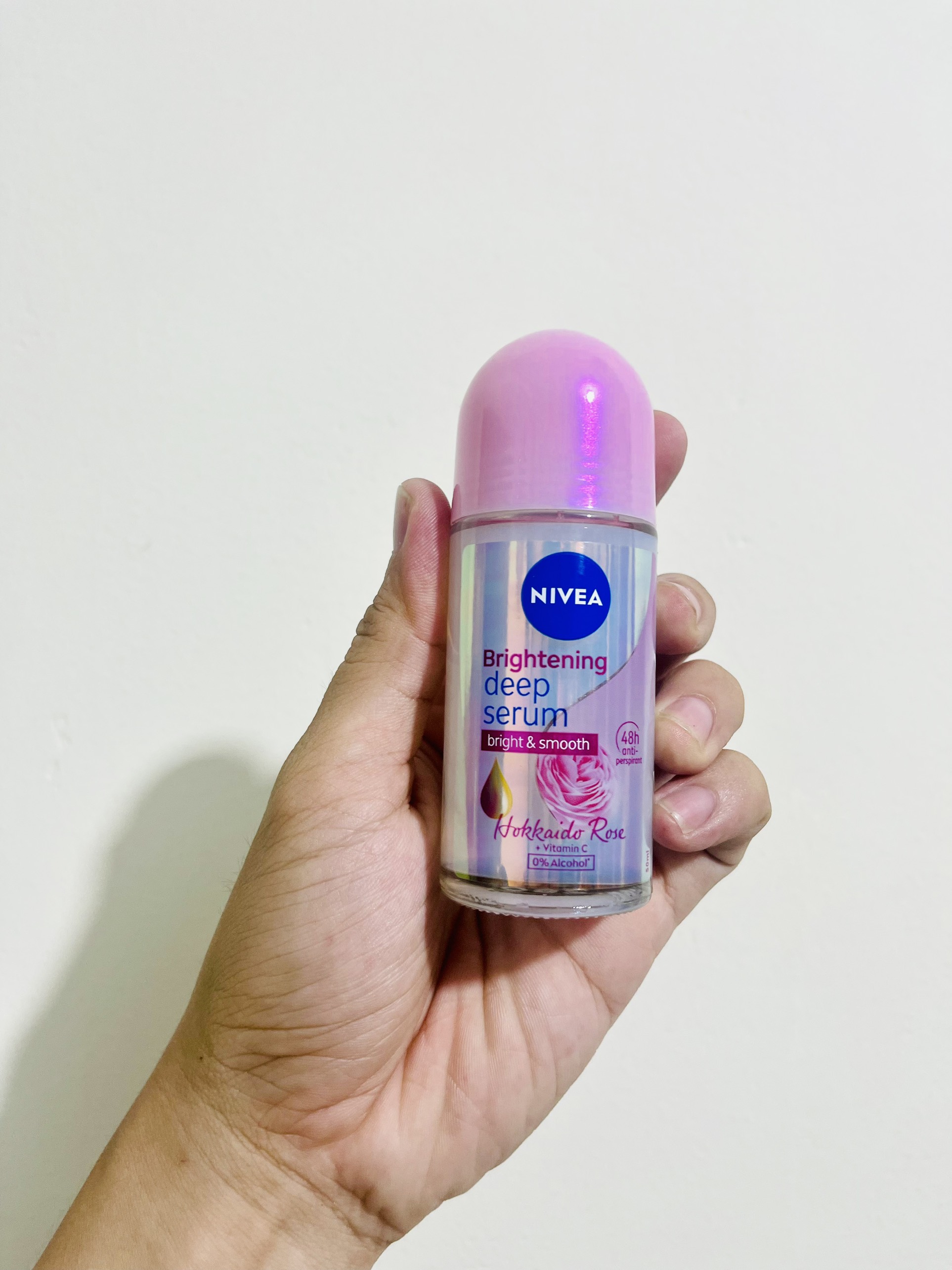 Lăn Khử Mùi Nivea Whitening Deep Serum 40ml