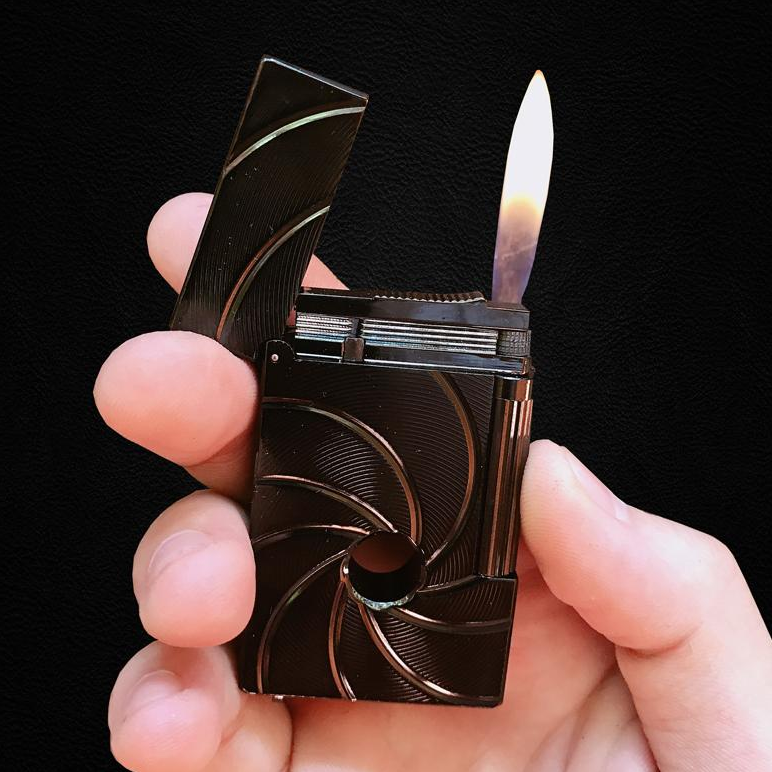 Vỏ Hộp Quẹt Bật Lửa Gas Đá Dupont 007 Limited Edition D117 Đục Lỗ Màu Đen Dòng 3 Ligne Cực Hiếm   (KHÔNG GAS, KHÔNG XĂNG)