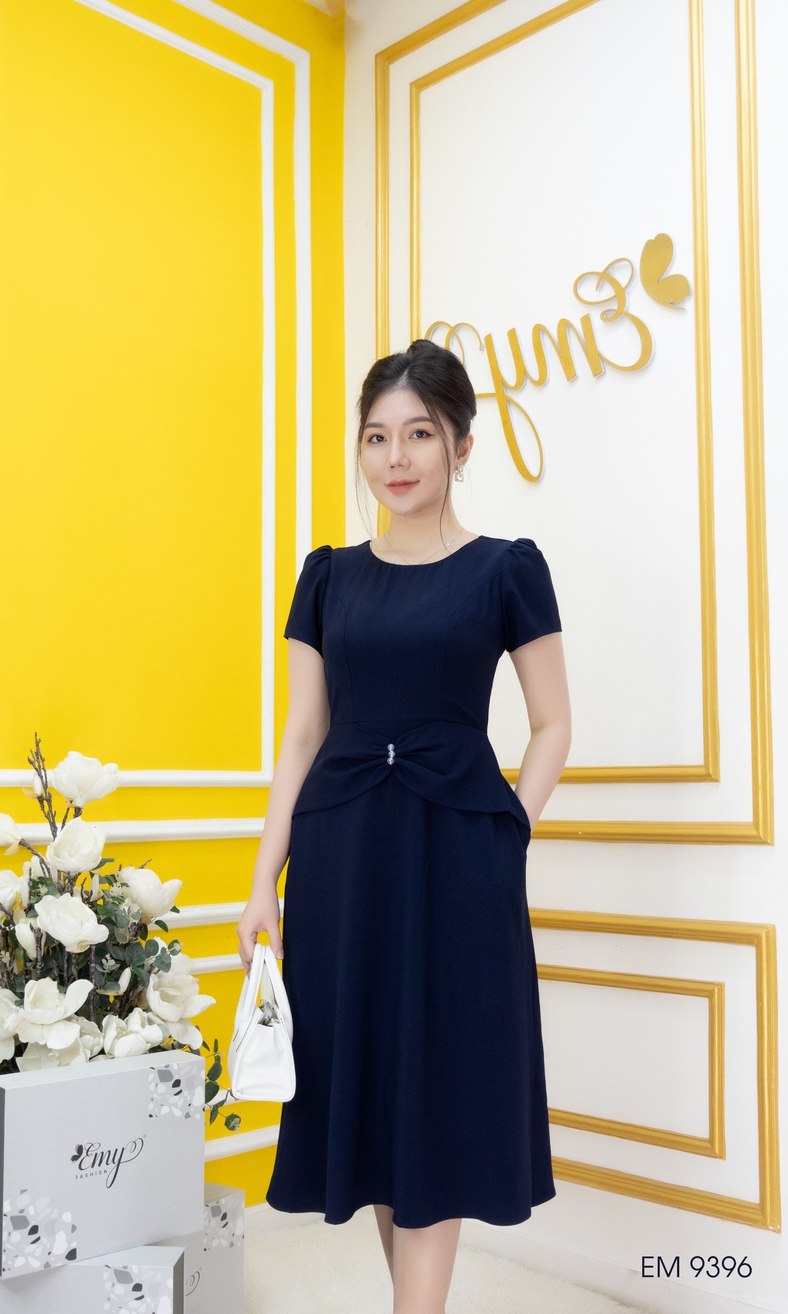 Đầm EMY EM9396 Xoè Xanh Đen Nơ Eo