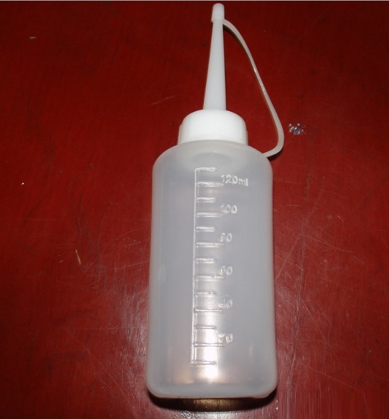 BÌNH TRA DẦU MÁY CÓ CHIA VẠCH 120ML