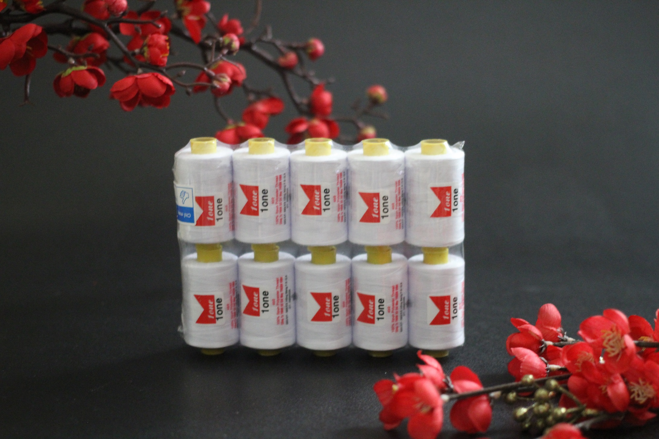[Nhập RS0822 giảm 30k cho đơn 99k]Chỉ May One Lớn  Vỉ 10 Cuộn Nhiều Màu ( giao hàng màu ngẫu nhiên)