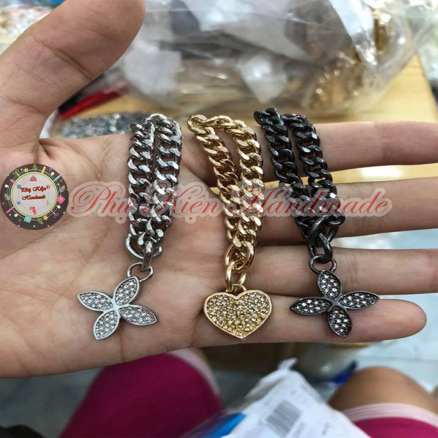 Mạc xích trang trí làm túi xách