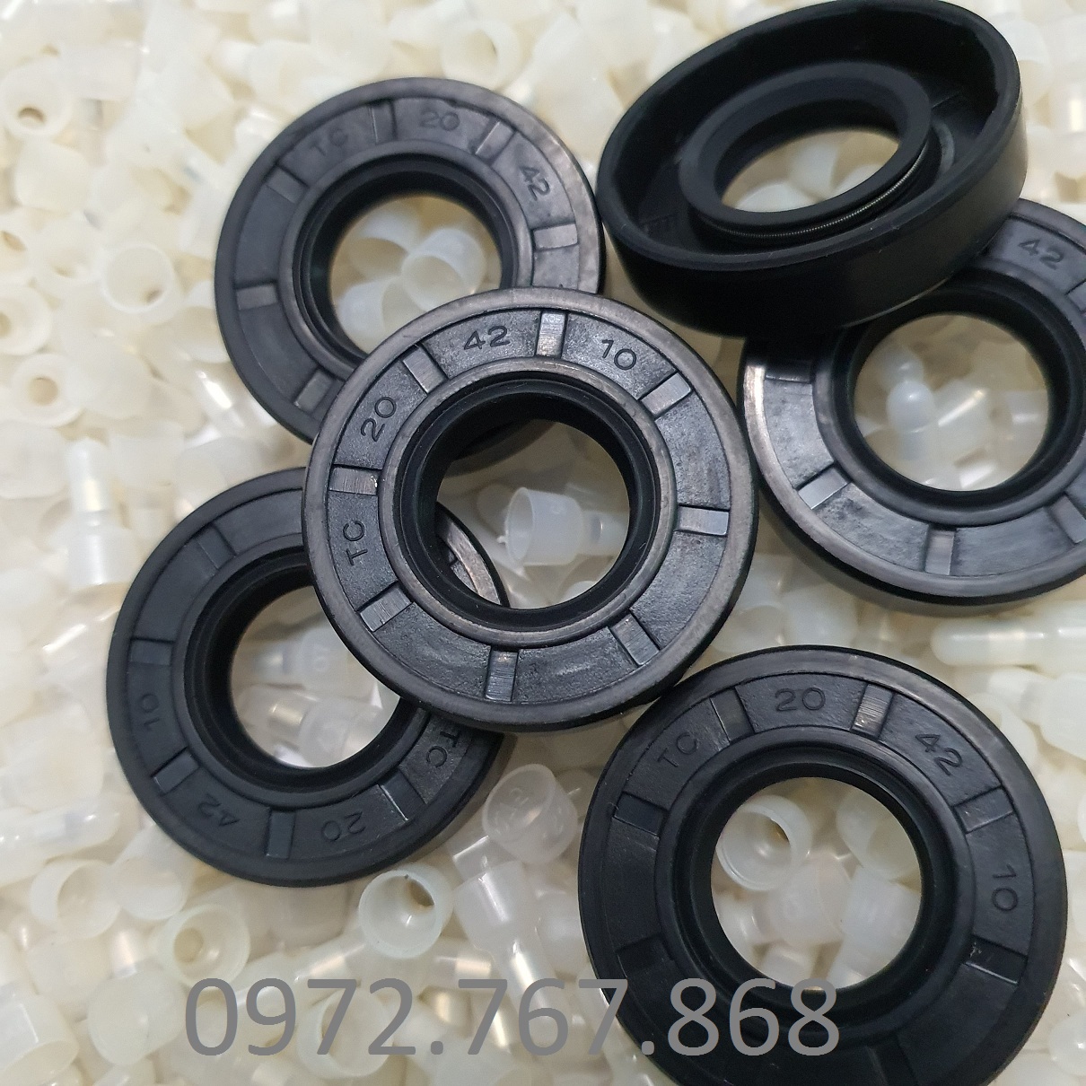 Phớt lò xo chặn dầu 20*42*10