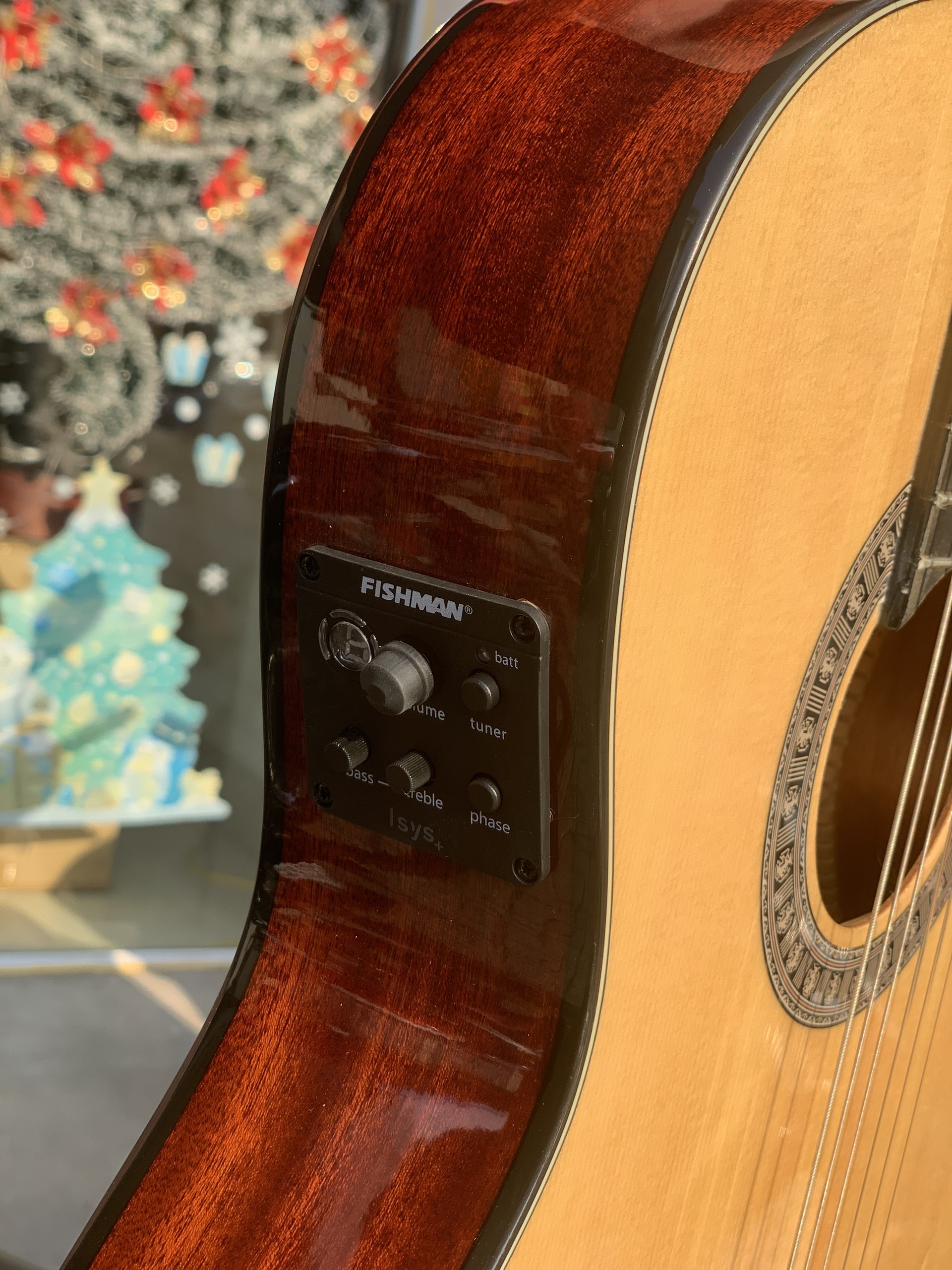 Guitar classic Fender CN240SCE thùng mỏng EQ Fishman (Tặng kèm full phụ kiện)