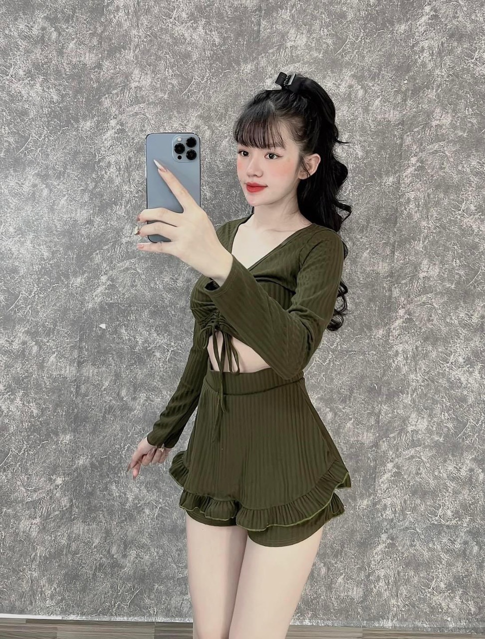 set bộ áo rút dây kèm chân váy siêu xinh