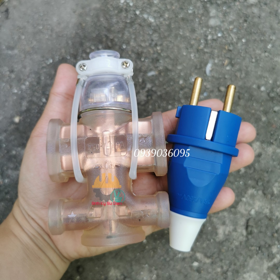 BỘ 1 Ổ CẮM ĐÚC CAO SU VÀ 1 PHÍCH CẮM ĐIỆN CÔNG NGHIỆP CHỊU TẢI IP44 TIÊU CHUẨN CHÂU ÂU