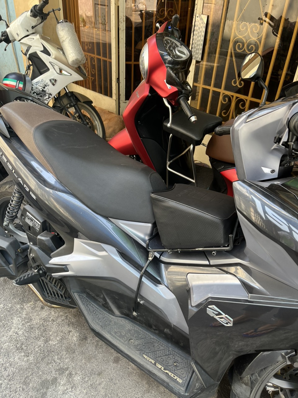 Ghế nệm ngồi xe máy cho bé dành cho xe AB - PCX (AIRBLADE)