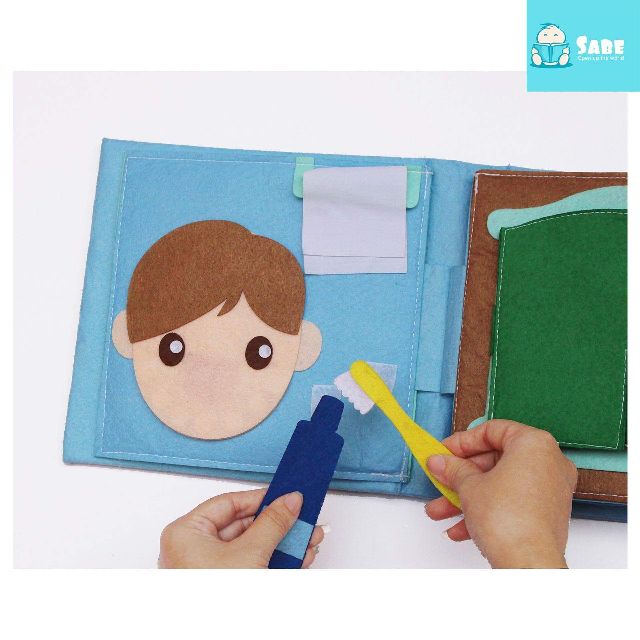 Sách vải - bé trai yêu thích khám phá