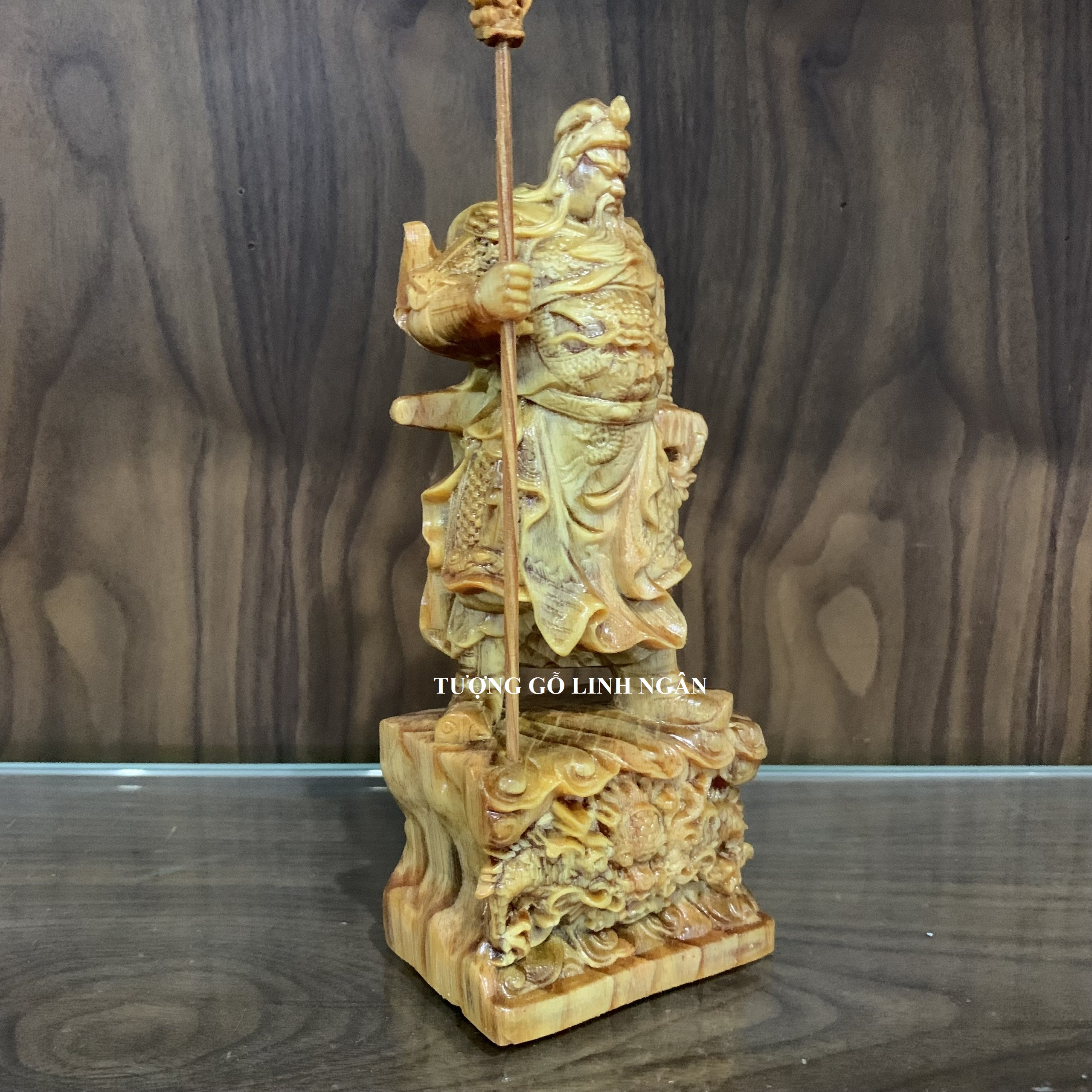 Tượng Quan Công gỗ huyết long cao 20 cm