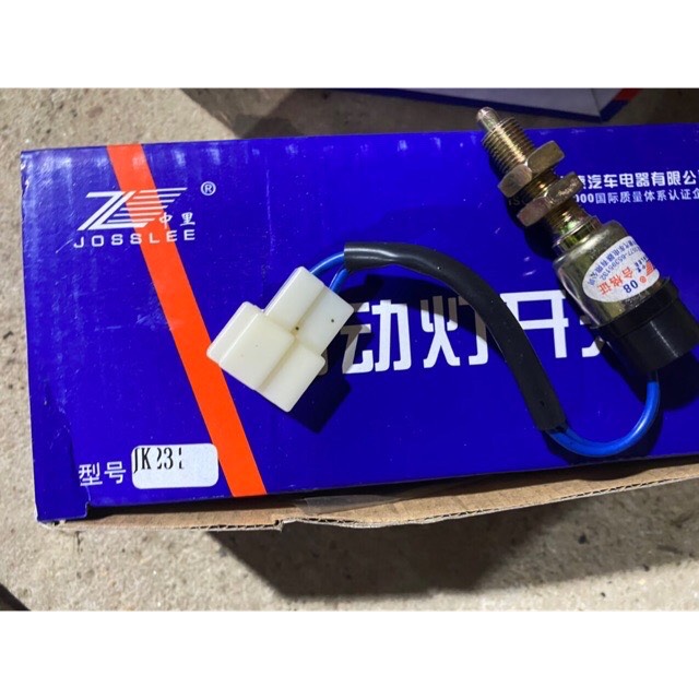 Sản phẩm gia đình làm: núm báo phanh  231 ren mịn.