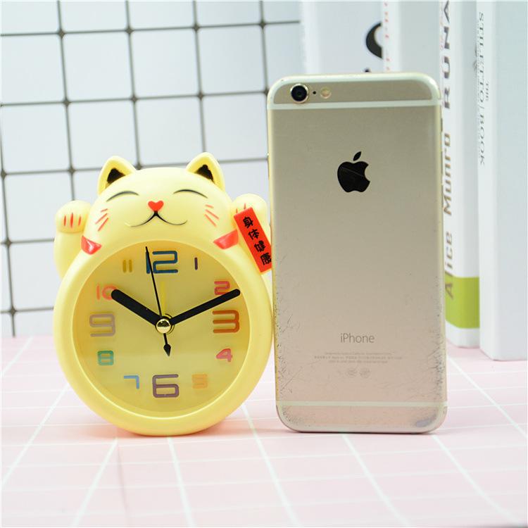 Đồng hồ để bàn hình mèo dễ thương (giao màu ngẫu nhiên)