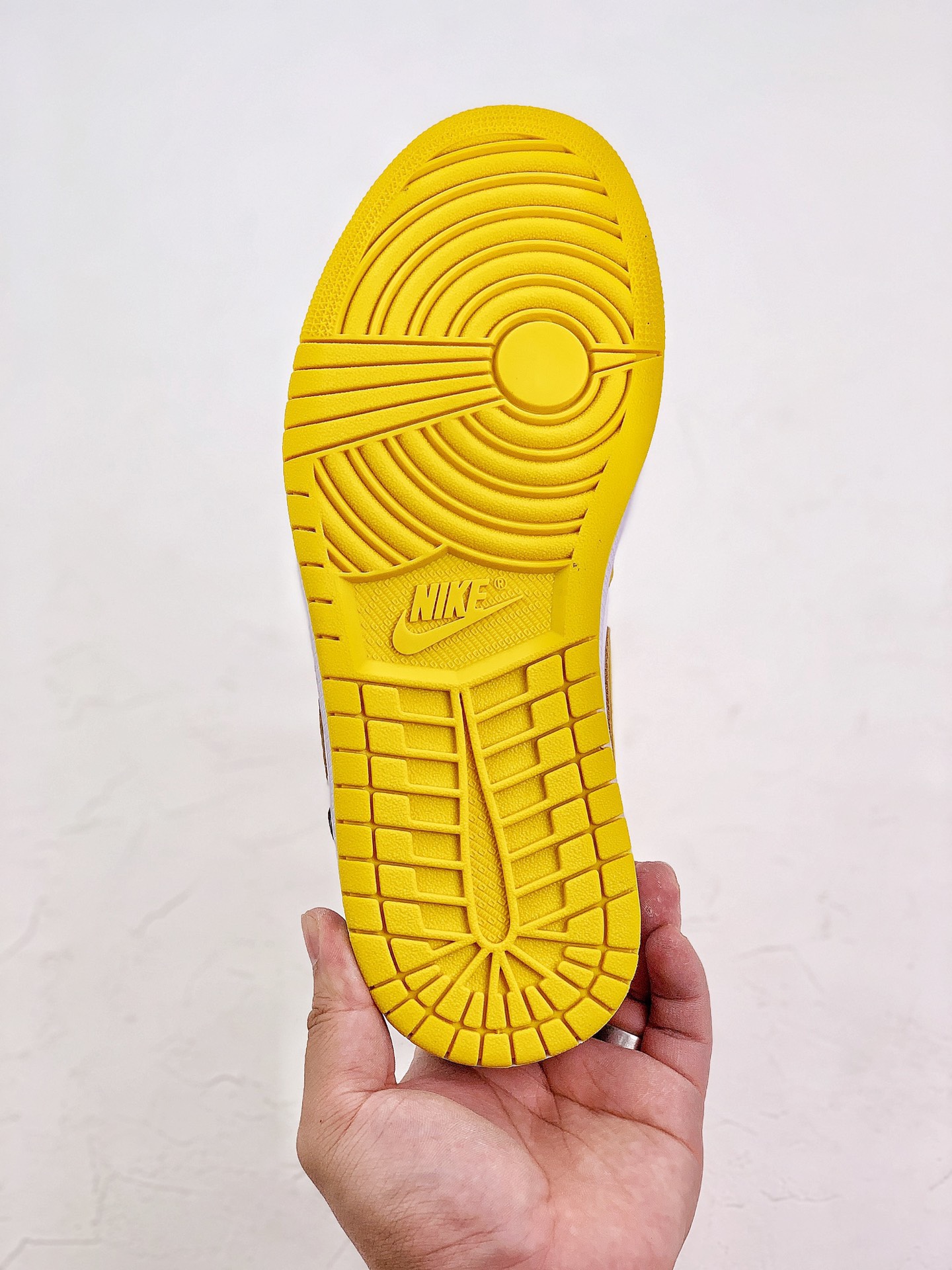 SALE KHỦNG][TẶNG VỚ] GIÀY SNEAKERS NAM   𝐀𝐈𝐑 𝐉𝐎𝐑𝐃𝐀𝐍 𝟏 𝐋𝐎𝐖
