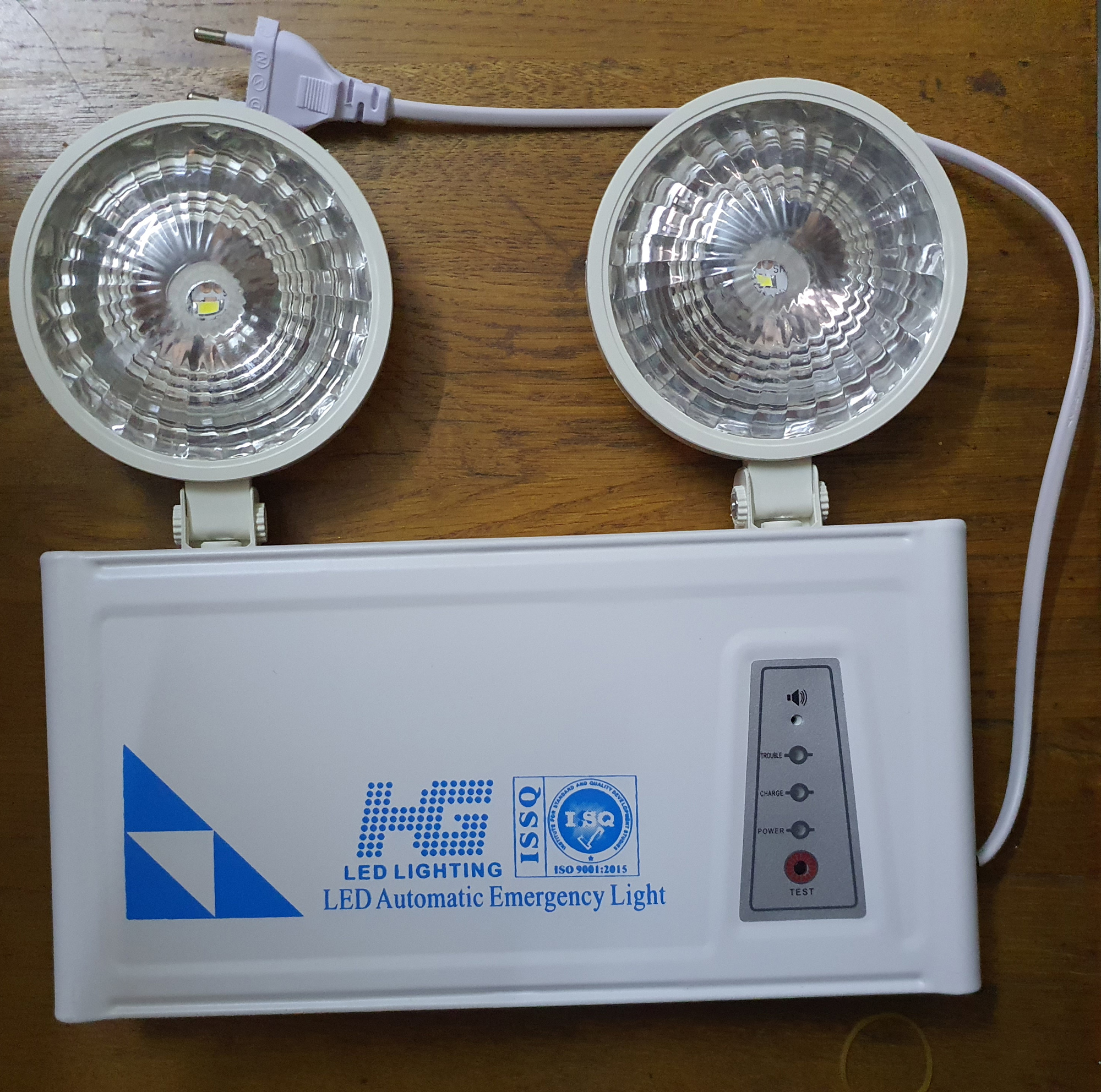 Đèn Sạc 3w chiếu sáng khi cúp điện