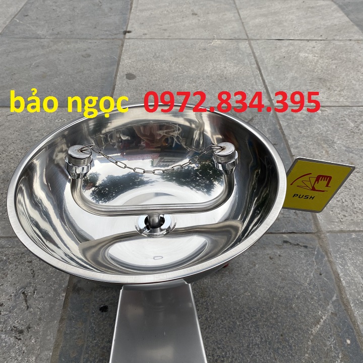 Bồn rửa mắt khẩn cấp gắn tường