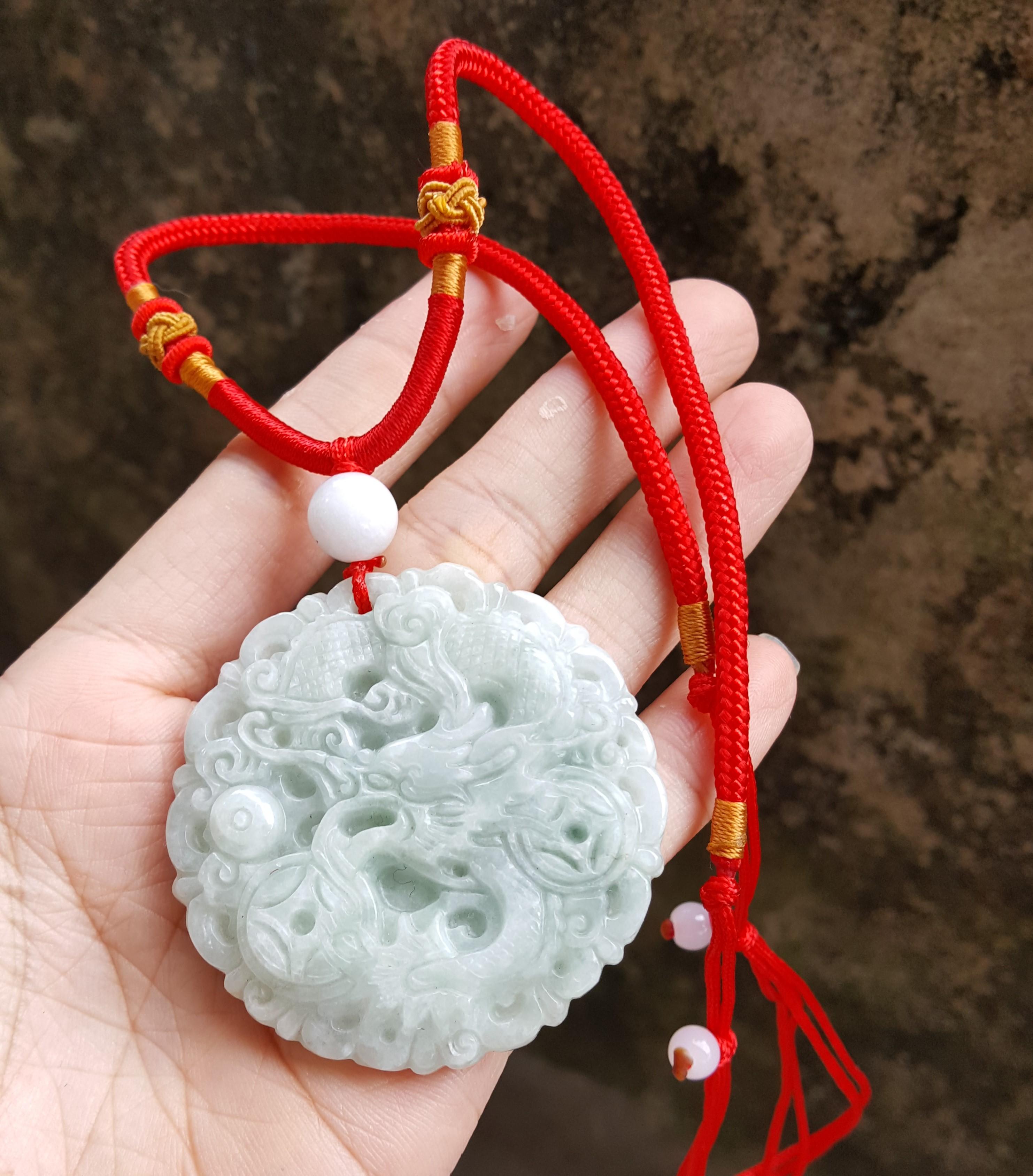 Mặt dây chuyền rồng đá ngọc phỉ thúy tự nhiên