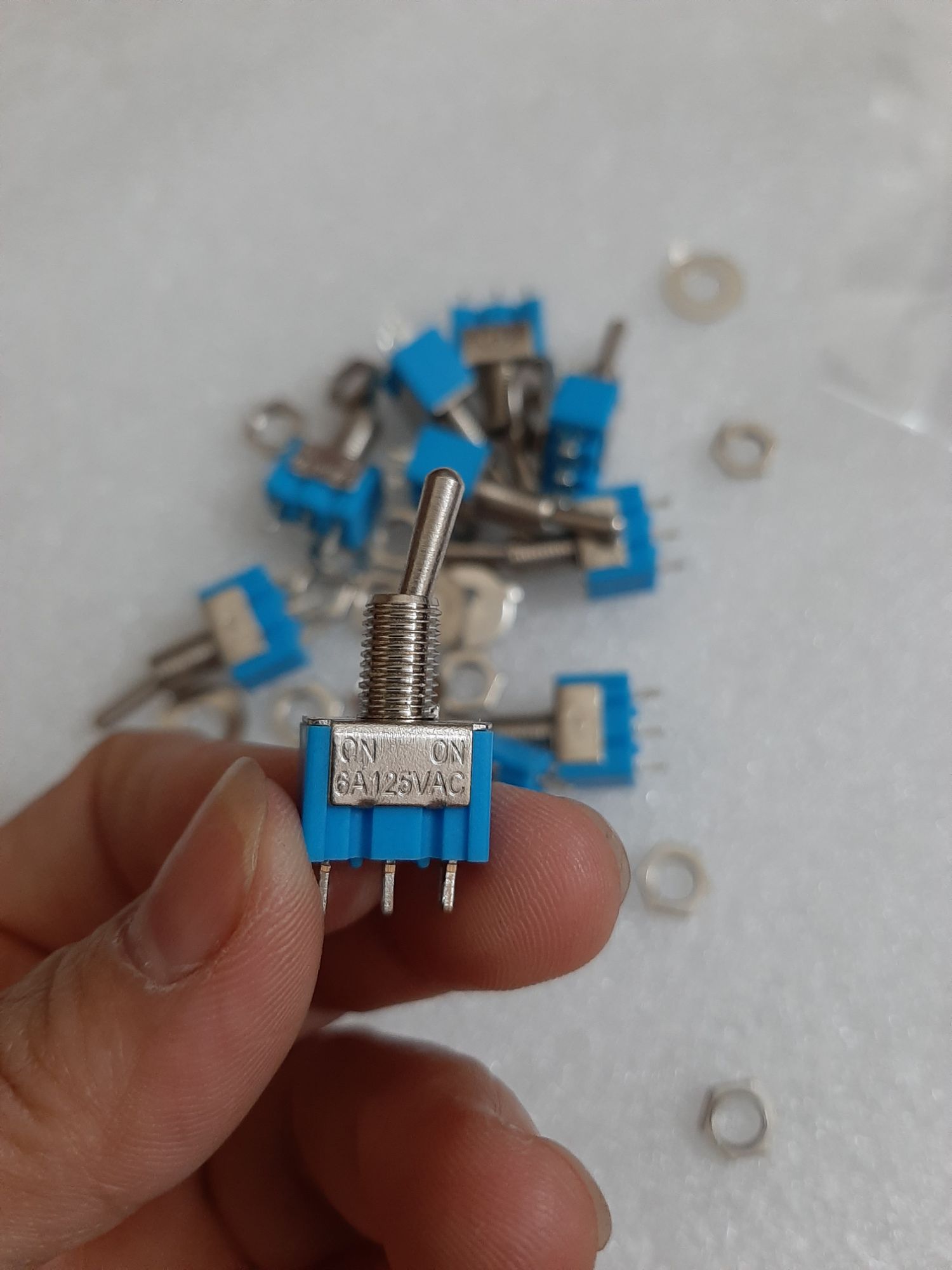 10 Công tắc 102 - Điện Tử Nhật Anh