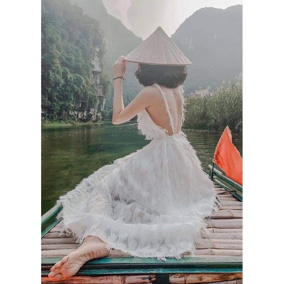 Váy trắng lông vũ hở lưng ảnh thật