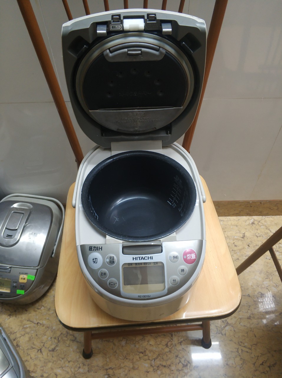 Nồi cơm điện cao tần áp xuất HITACHI 1L