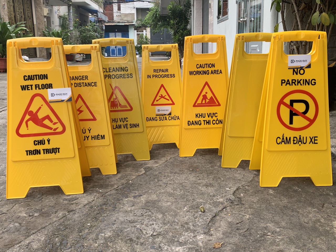 BẢNG CẢNH BÁO ĐANG SỬA CHỮA CHỮ A