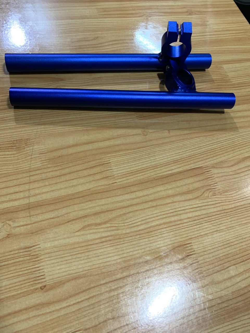ghi đông nhôm 2 khúc màu xanh