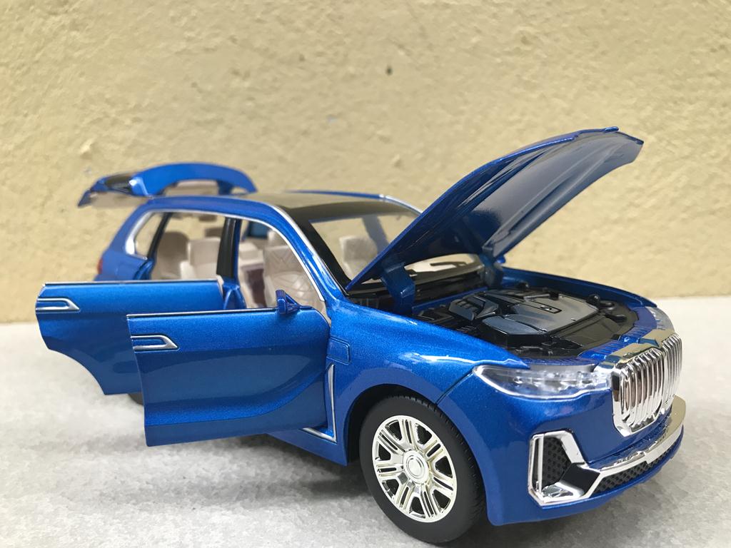 [HCM]Mô hình xe ô tô BMW X7 1:24