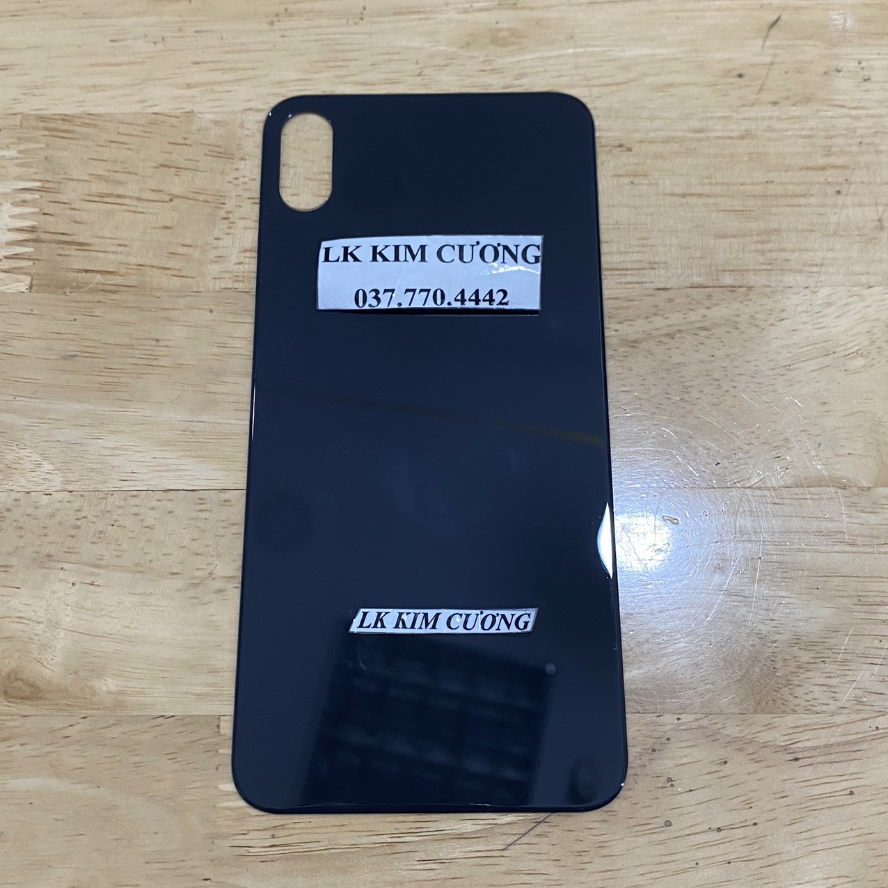 Nắp lưng lỗ to thay thế ip xs max