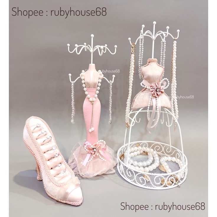 Giá treo trang sức búp bê decor shop