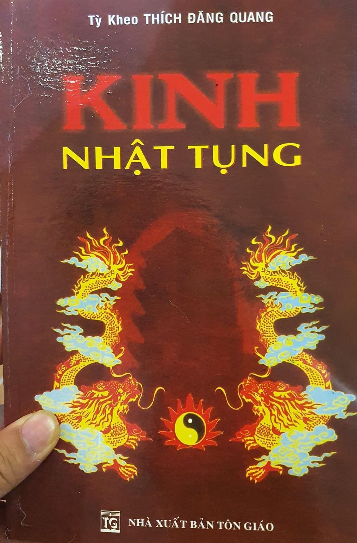 Kinh nhật tụng bìa rồng