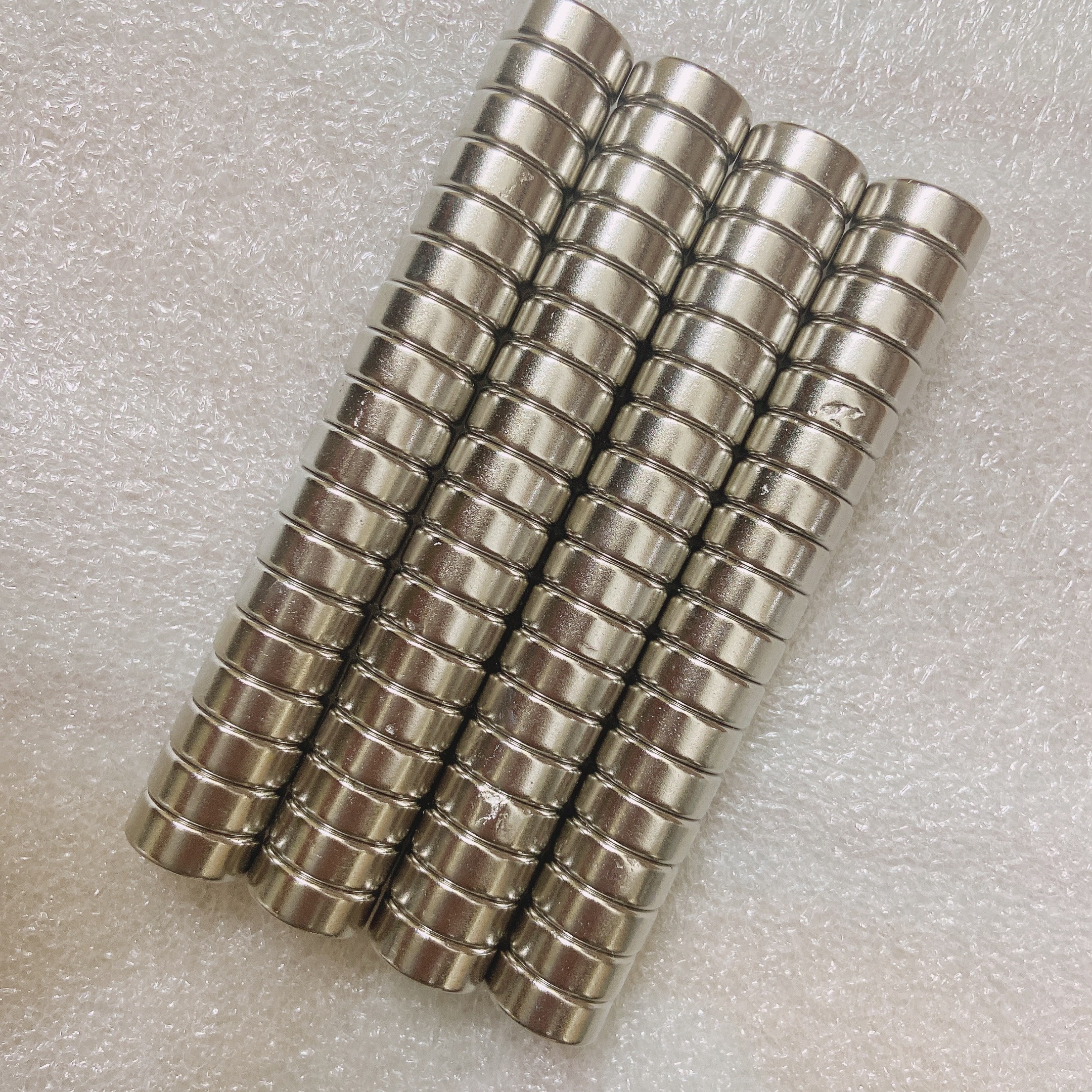 Permanent magnet force super strong suction size 15x6mm