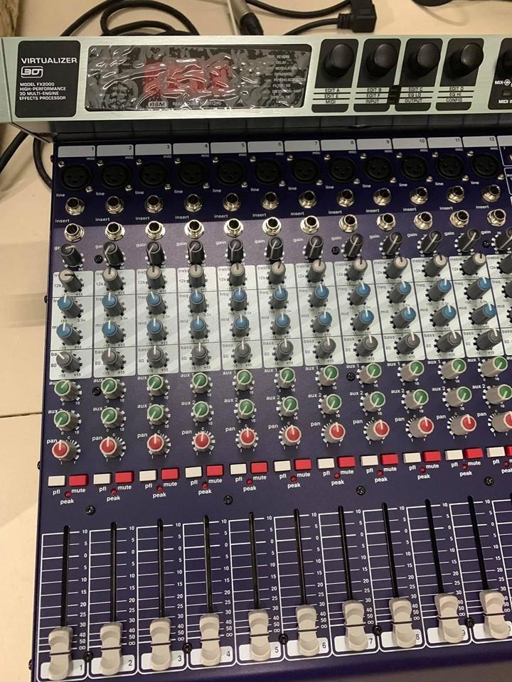 Bàn Mixer Midas DM16