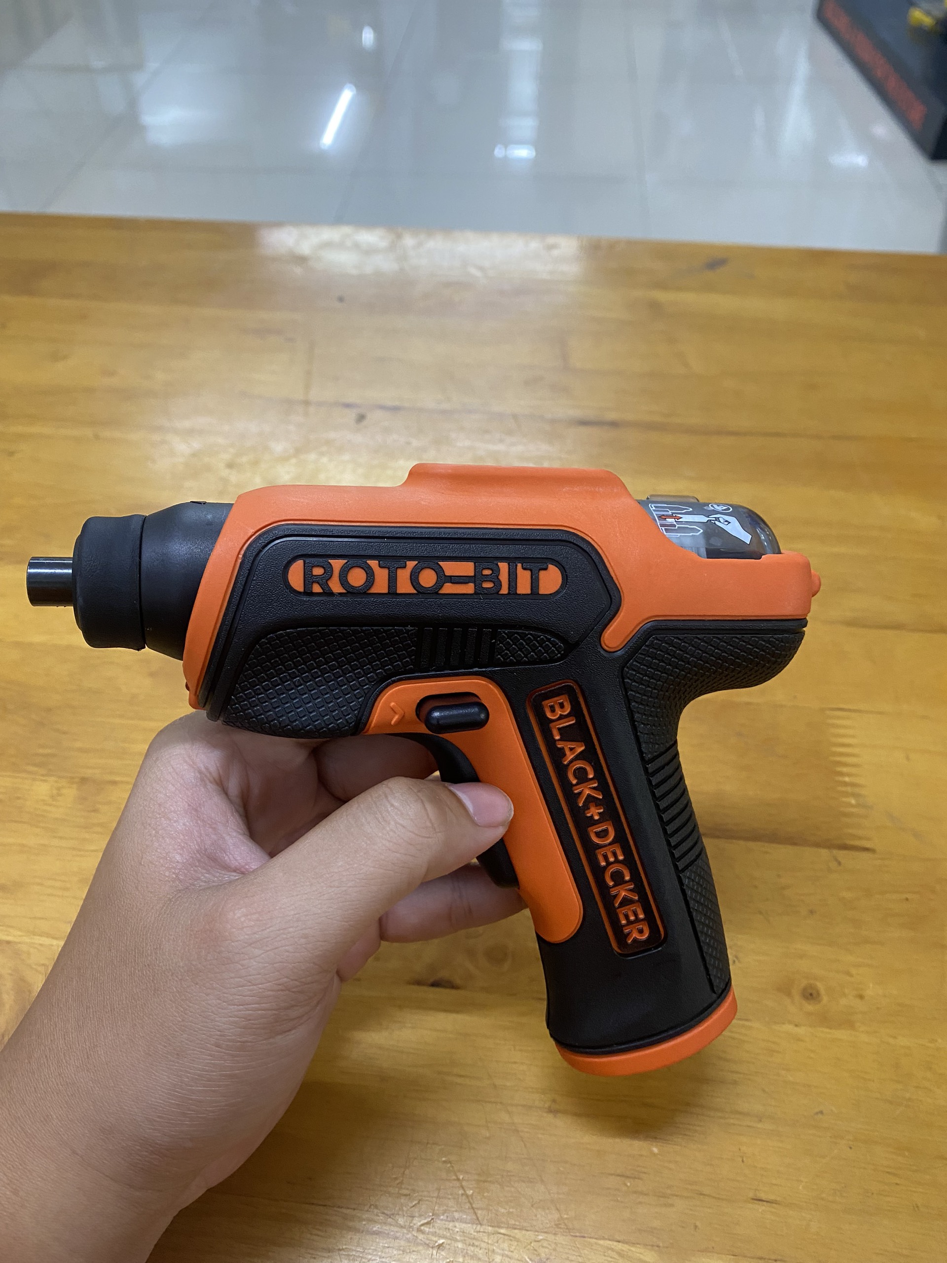 Máy vặn vít dùng pin Black&Deker CS36BSB