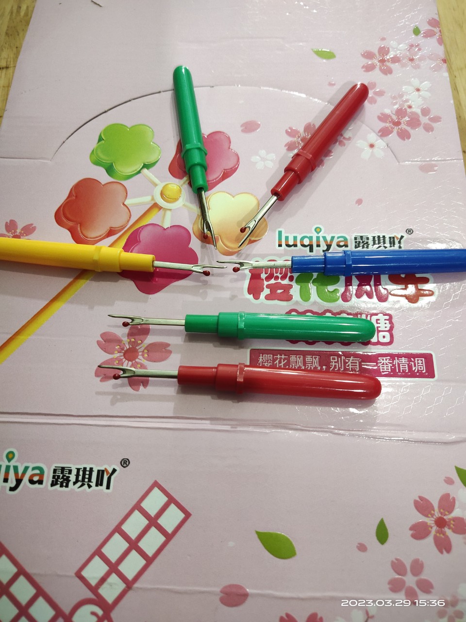 cây tháo chỉ khuy tháo chỉ bọ
