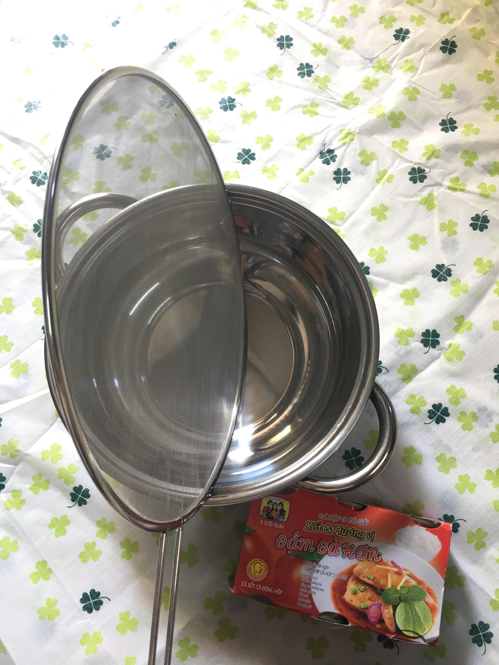 3 miếng nắp Inox chặn dầu mở. Kích thước size 29cm