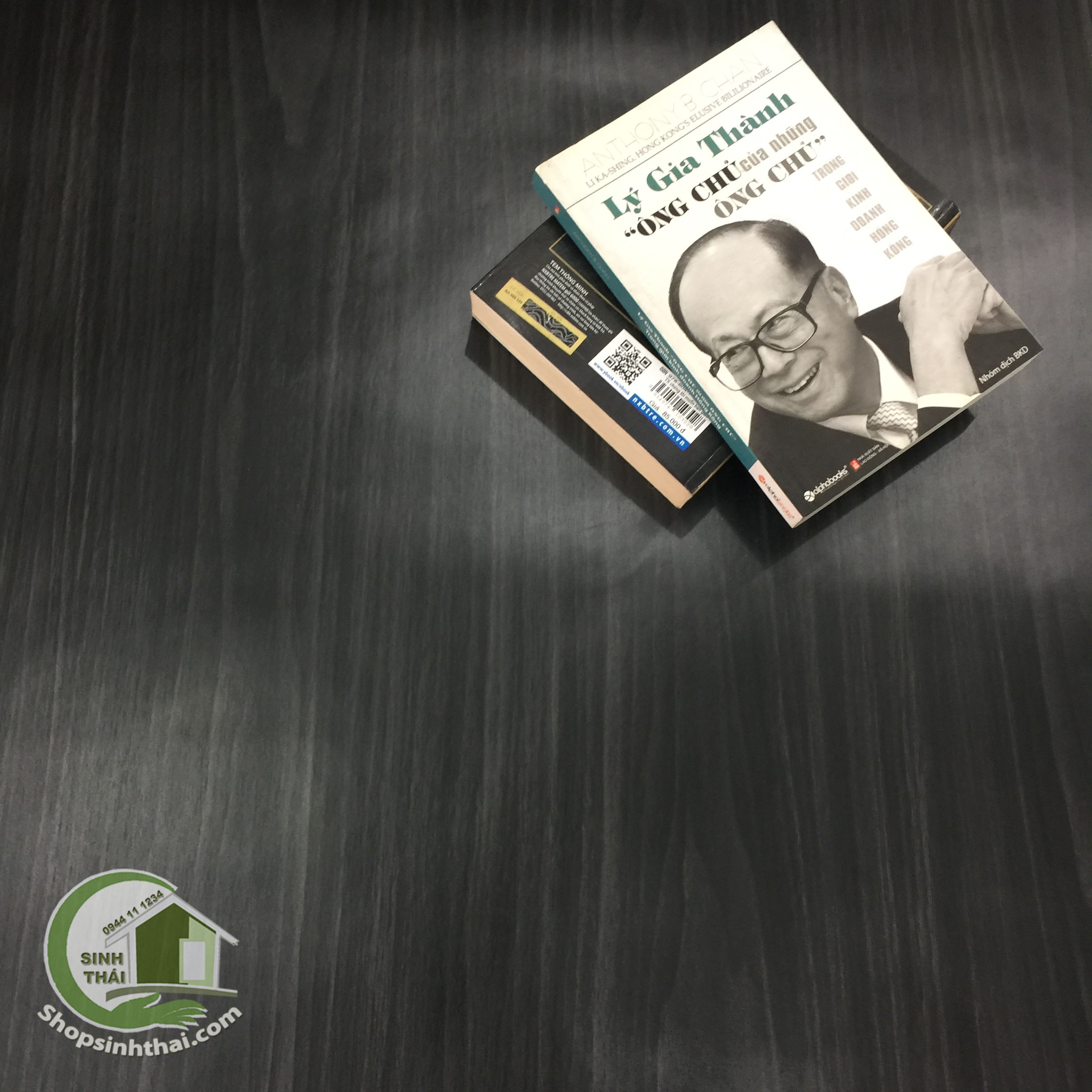 [HCM]Phông nền giấy dán tường giả gỗ màu đen khổ 120cm - thảm chụp hình ảnh sản phẩm [ 50cm x 120cm] - bán theo mét đặt 1 lần được nửa mét cắt liền 1 tấm dài theo số lần đặt chứ không cắt rời từng tấm